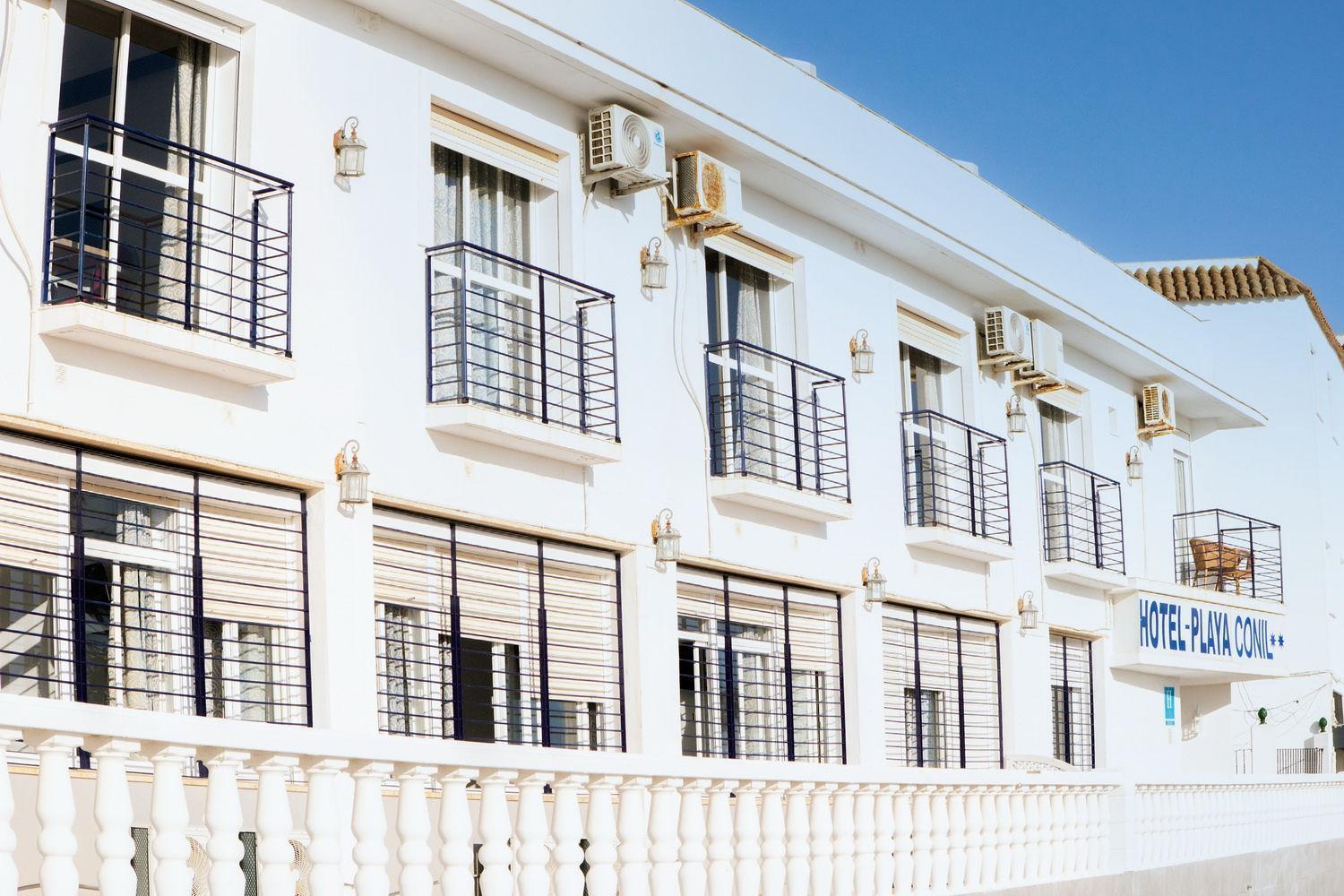 Hotel Playa Conil - Beachfront Studios & Suites Коніль-де-ла-Фронтера Екстер'єр фото