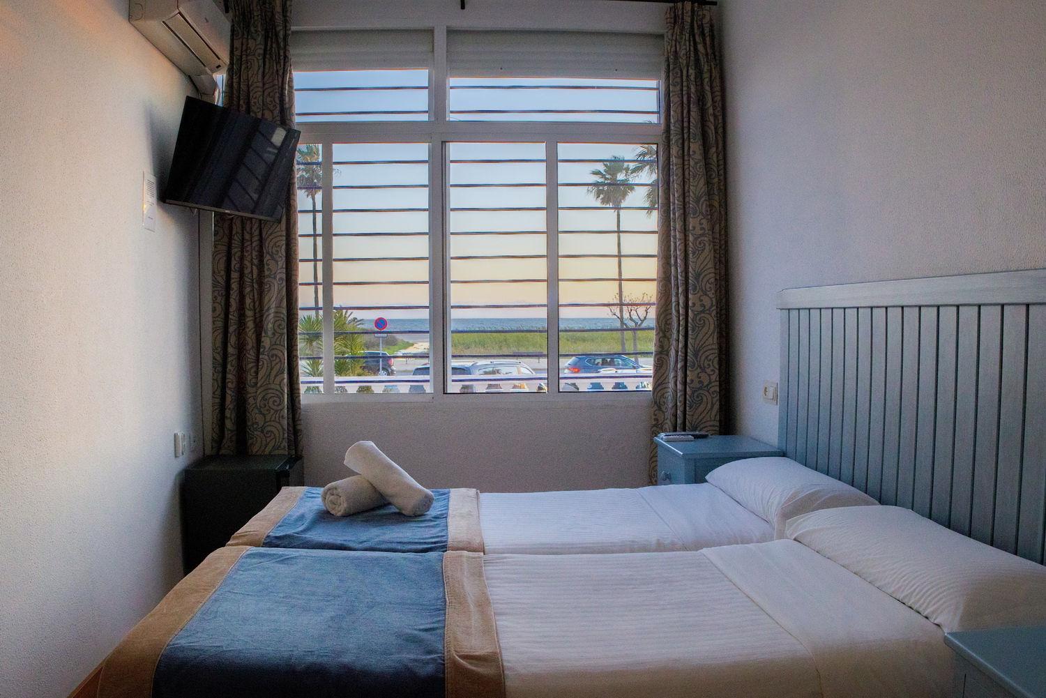 Hotel Playa Conil - Beachfront Studios & Suites Коніль-де-ла-Фронтера Екстер'єр фото