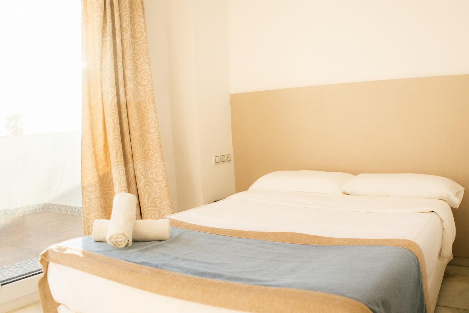 Hotel Playa Conil - Beachfront Studios & Suites Коніль-де-ла-Фронтера Екстер'єр фото
