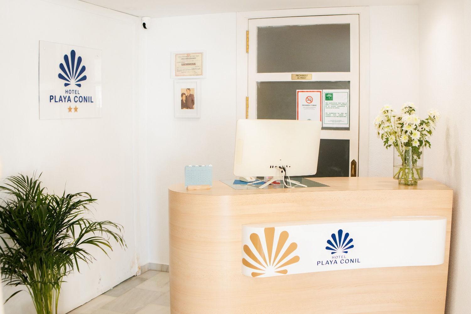 Hotel Playa Conil - Beachfront Studios & Suites Коніль-де-ла-Фронтера Екстер'єр фото